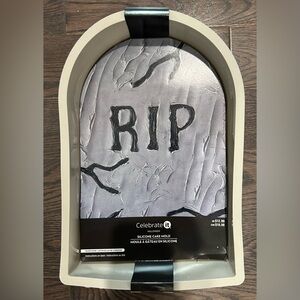 Celebrate It Halloween Silicone Cake Mold NWT
